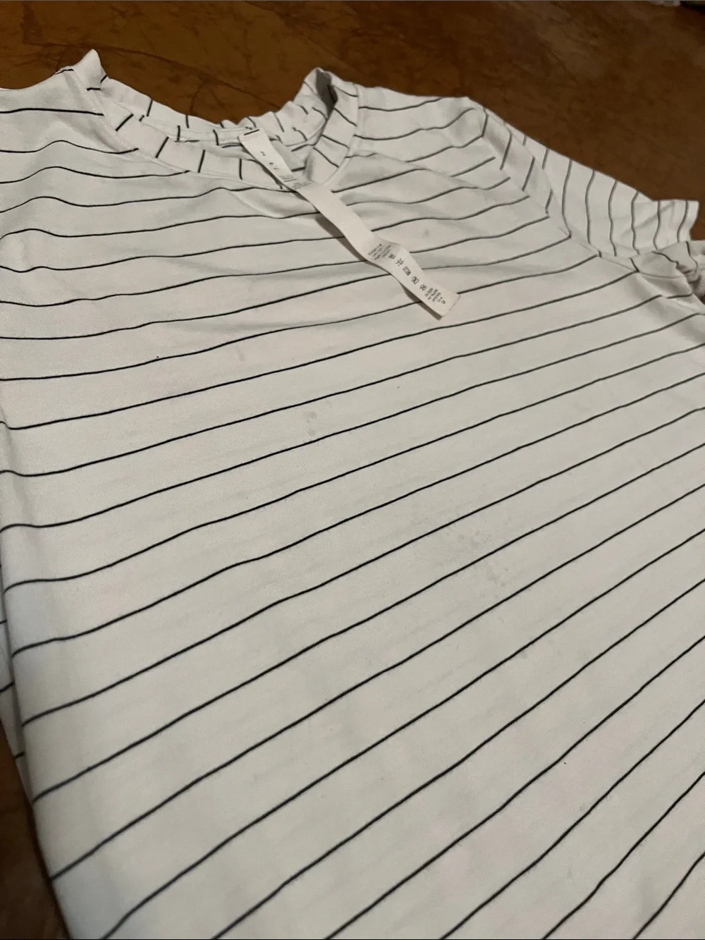 lululemon athletica White Short Sleeve Tee with Navy Pinstripes Sz 2